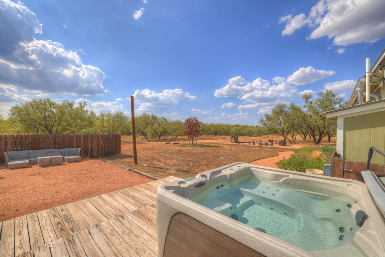 Vaughan W/Hot Tub And Grill Fredericksburg Exteriör bild