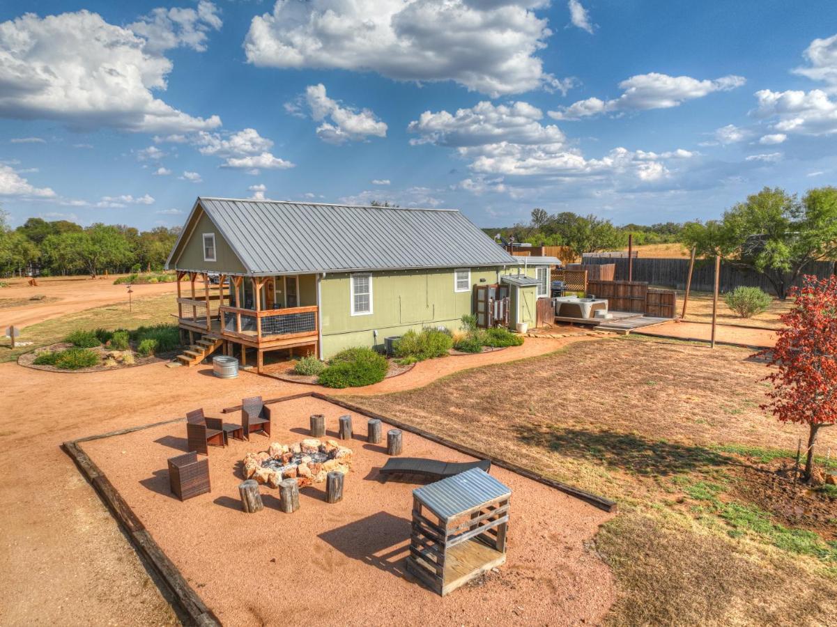 Vaughan W/Hot Tub And Grill Fredericksburg Exteriör bild